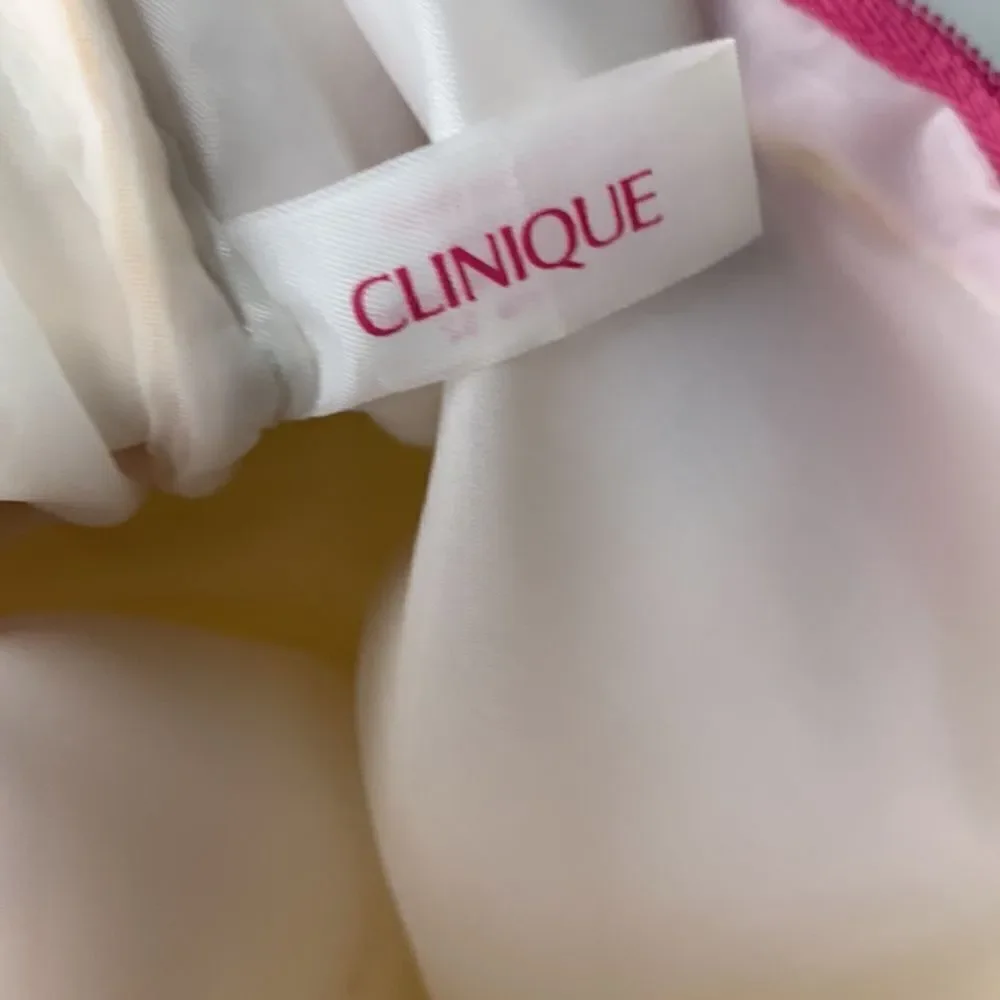 EUC Clinique LaLa DK makeup bag